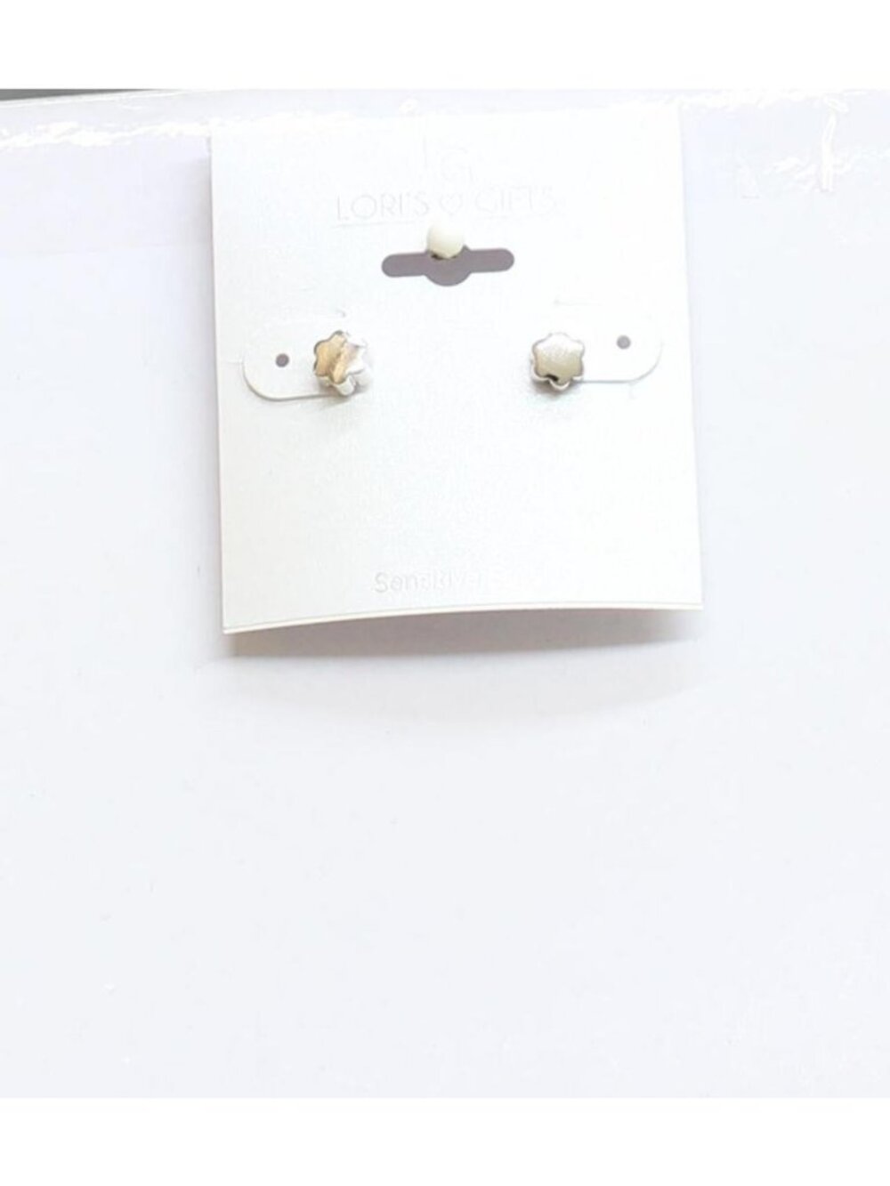 NWT Lori's Gifts Womens Fashion Cute Mini Flower Stud Earrings Silver Gray